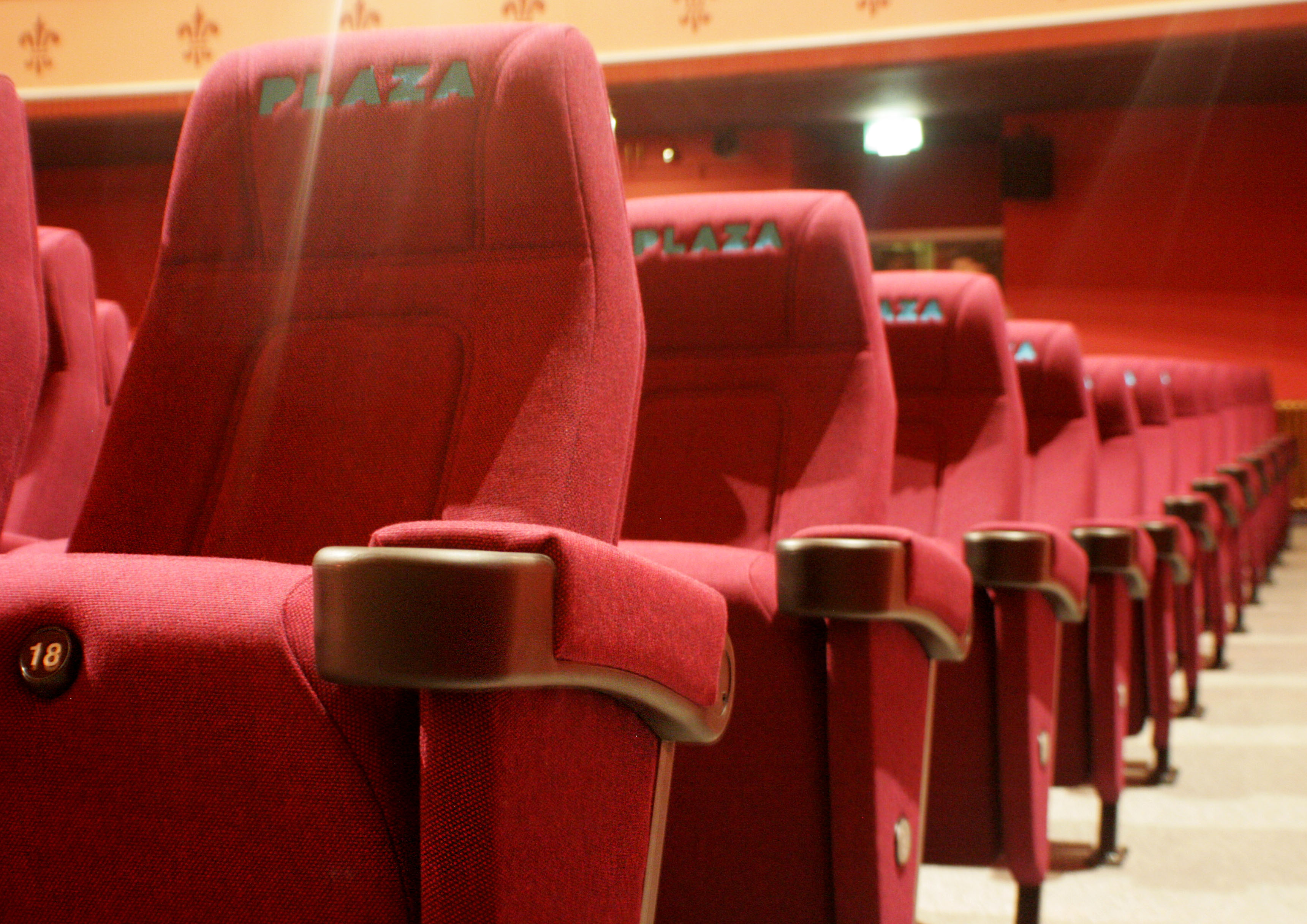 seats 5 | Plaza Cinema